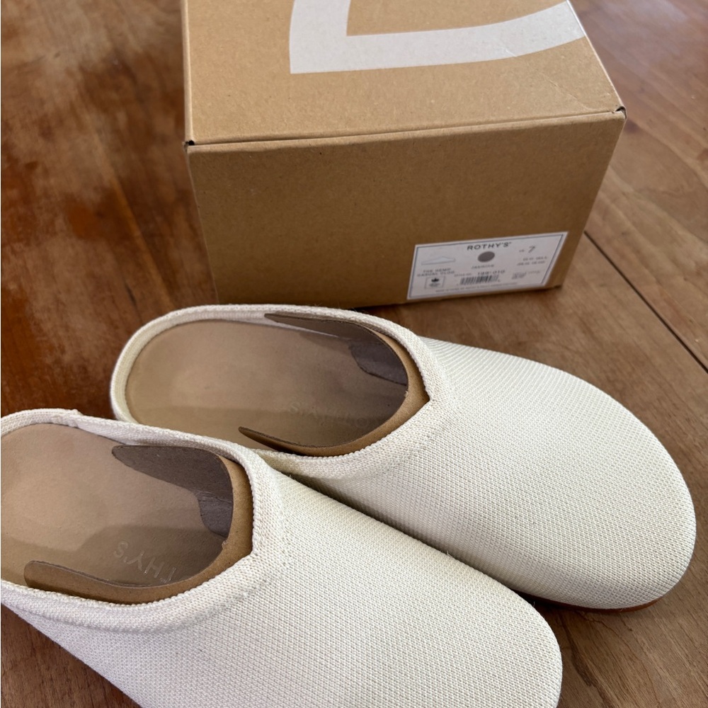 BNIB Rothy’s Hemp Casual Clog, Size 7 - Jasmine (Price is Firm)